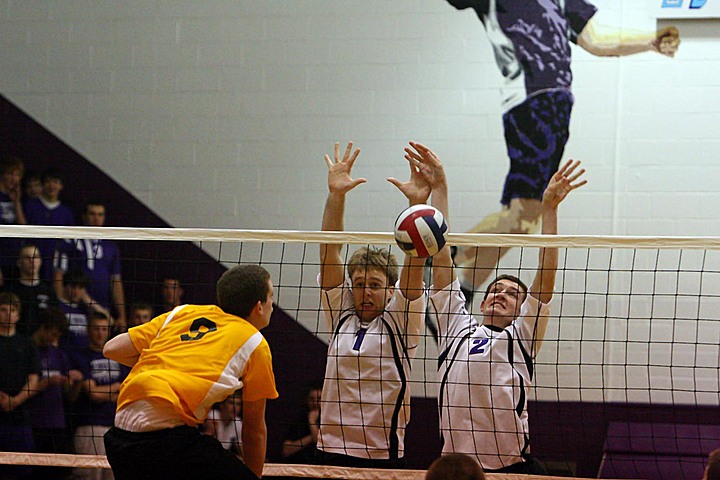 Elder Varsity Volleyball vs Centerville img_8431.jpg (124 k)