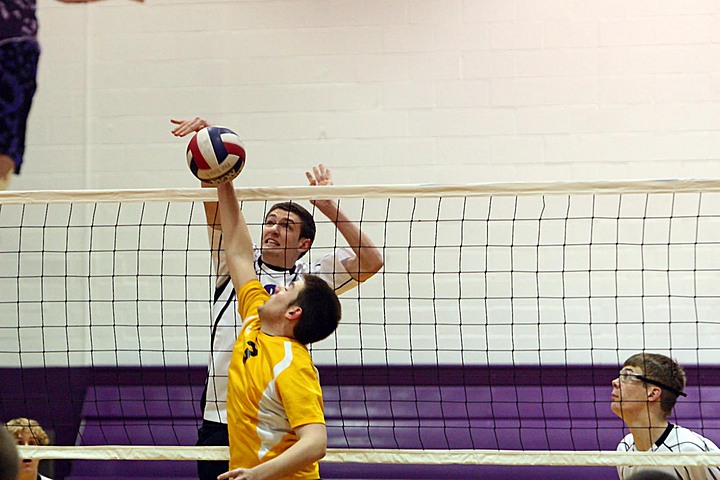 Elder Varsity Volleyball vs Centerville img_8454.jpg (115 k)