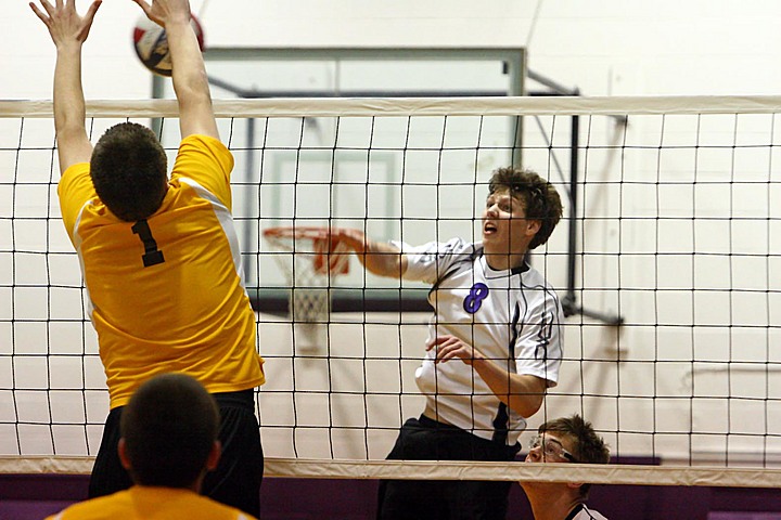 Elder Varsity Volleyball vs Centerville img_8466.jpg (127 k)