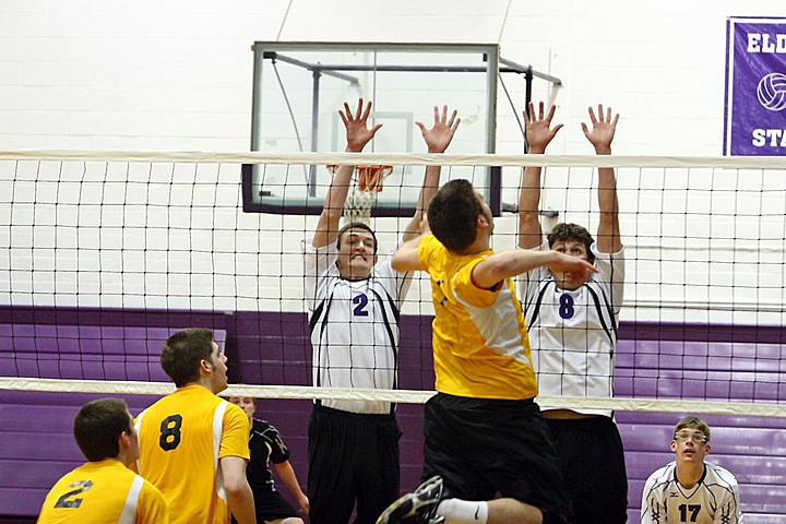 Elder Varsity Volleyball vs Centerville img_8481.jpg (137 k)