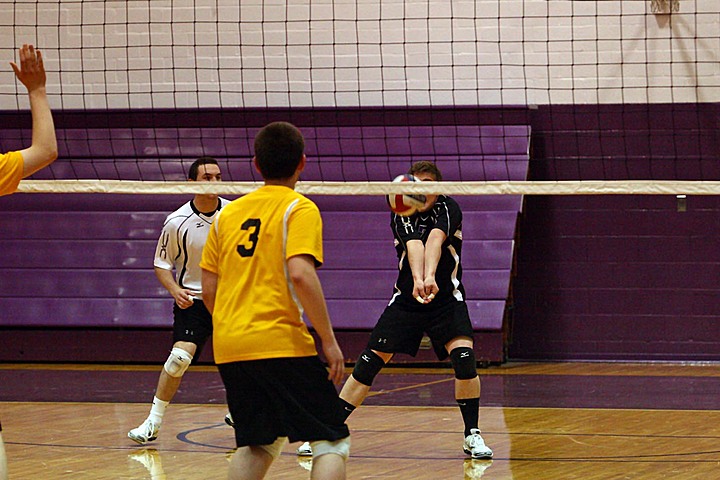 Elder Varsity Volleyball vs Centerville img_8495.jpg (132 k)