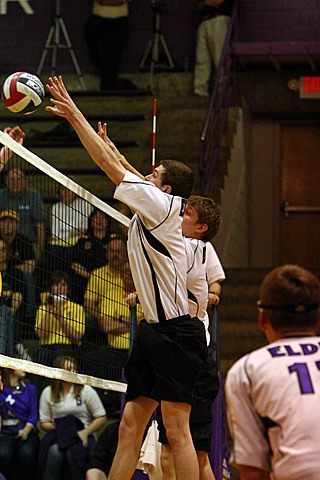 Elder Varsity Volleyball vs Centerville img_8534.jpg (78 k)