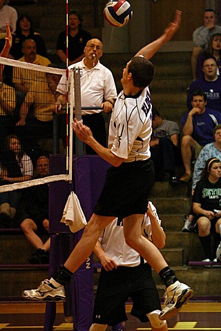 Elder Varsity Volleyball vs Centerville img_8543.jpg (85 k)