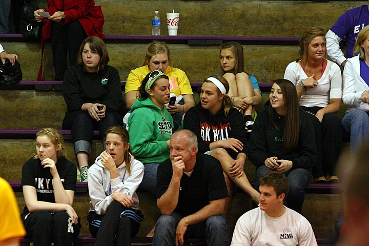 Elder Varsity Volleyball vs Centerville img_8561.jpg (145 k)