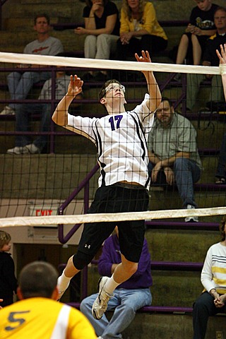 Elder Varsity Volleyball vs Centerville img_8589.jpg (81 k)