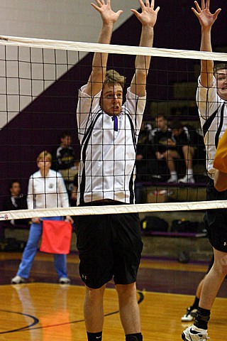 Elder Varsity Volleyball vs Centerville img_8594.jpg (80 k)