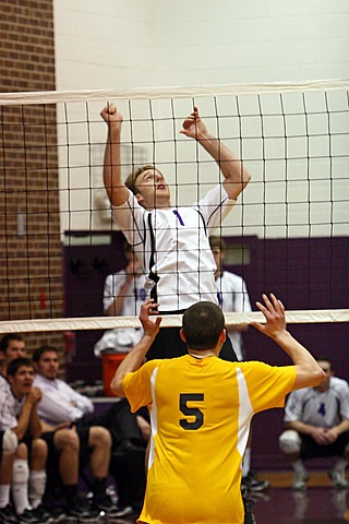 Elder Varsity Volleyball vs Centerville img_8608.jpg (77 k)