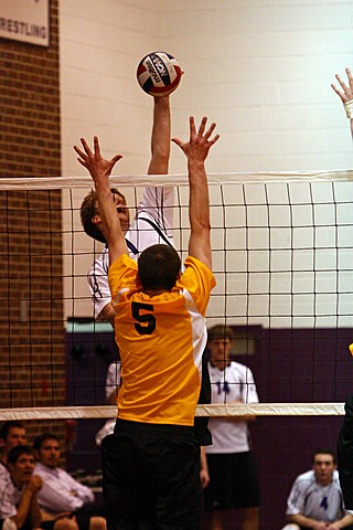 Elder Varsity Volleyball vs Centerville img_8609.jpg (75 k)