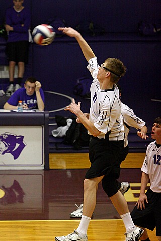 Elder Varsity Volleyball vs Centerville img_8632.jpg (73 k)