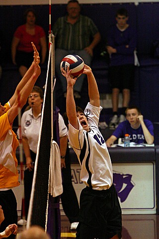 Elder Varsity Volleyball vs Centerville img_8637.jpg (76 k)