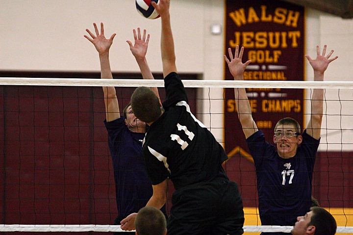 Elder Varsity Volleyball vs Centerville in State Semi Finals img_09646.jpg (118 k)