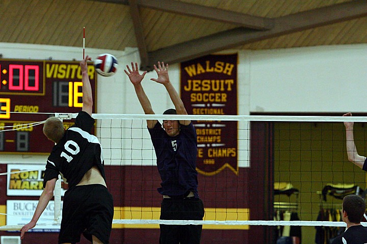 Elder Varsity Volleyball vs Centerville in State Semi Finals img_09684.jpg (127 k)