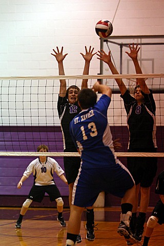 Ryan Playing Volleyball for Elder JV vs. St. Xavier img_6826.jpg (75 k)