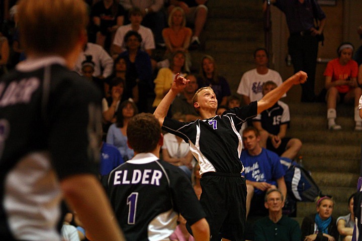 Ryan Playing Volleyball for Elder JV vs. St. Xavier img_7267.jpg (103 k)