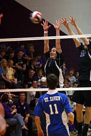 Ryan Playing Volleyball for Elder JV vs. St. Xavier img_7355.jpg (76 k)