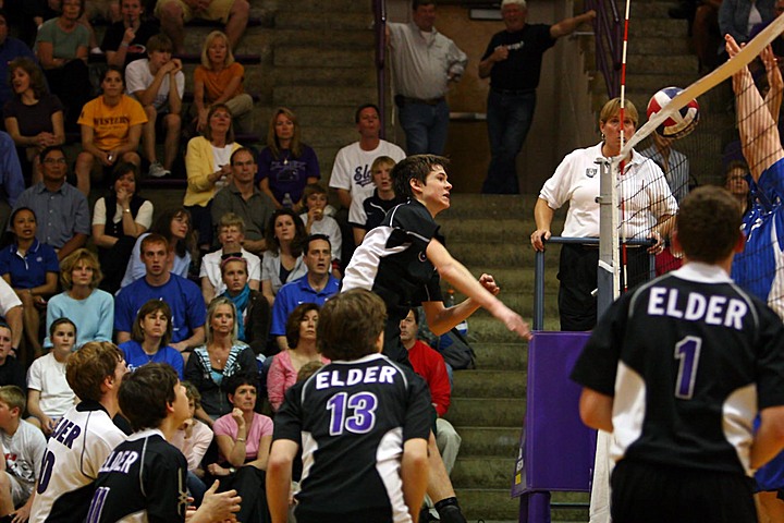 Ryan Playing Volleyball for Elder JV vs. St. Xavier img_7532.jpg (144 k)