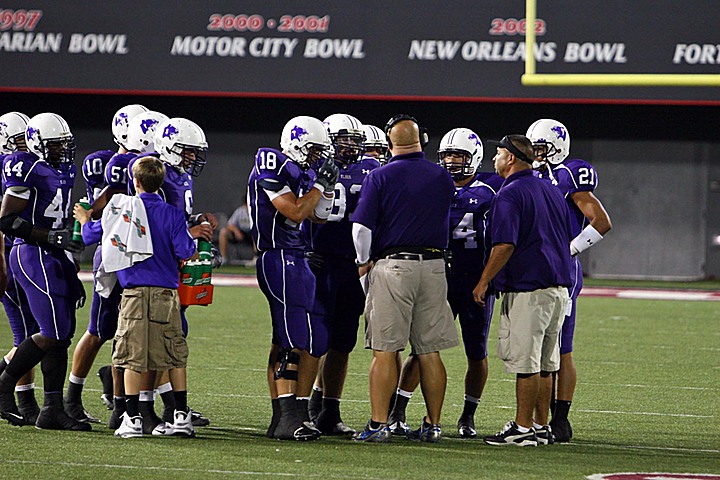 Elder Varsity Football vs. East St. Louis - part 1 img_5670.jpg (159 k)