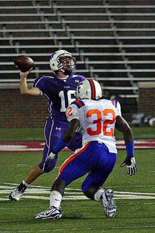 Elder Varsity Football vs. East St. Louis - part 1 img_6168.jpg (88 k)