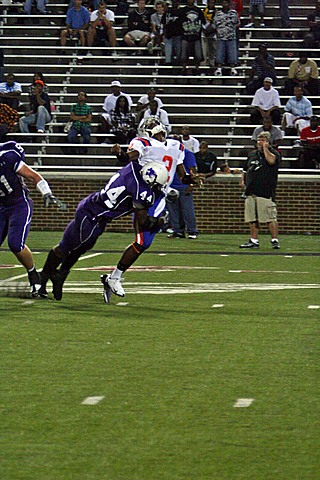 Elder Varsity Football vs. East St. Louis - part 1 img_6293.jpg (95 k)