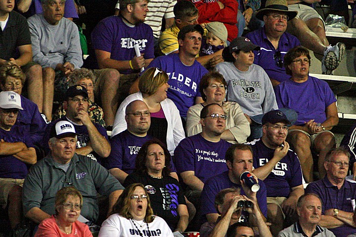 Elder Varsity Football vs. East St. Louis - part 1 img_6365.jpg (186 k)