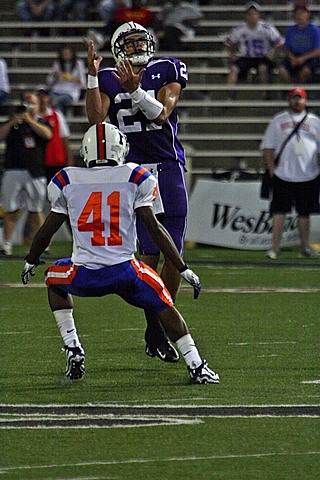 Elder Varsity Football vs. East St. Louis - part 2 img_6564.jpg (90 k)