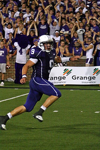 Elder Varsity Football vs. East St. Louis - part 2 img_7078.jpg (93 k)