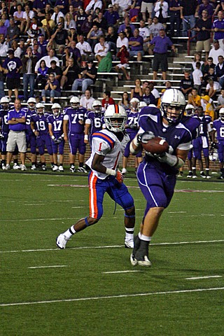 Elder Varsity Football vs. East St. Louis - part 2 img_7086.jpg (105 k)