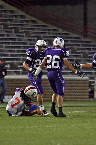 Elder Varsity Football vs. East St. Louis - part 2 img_7318.jpg (83 k)