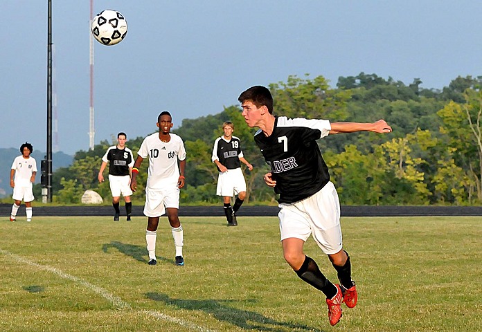 Ryan Playing Elder Varsity Soccer vs. Walnut Hills - scrimmage dsc_2001.jpg (147 k)