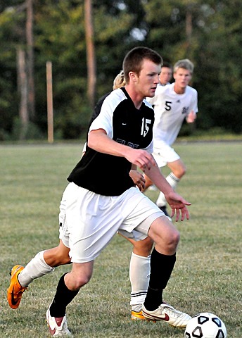 Ryan Playing Elder Varsity Soccer vs. Walnut Hills - scrimmage dsc_2220.jpg (91 k)