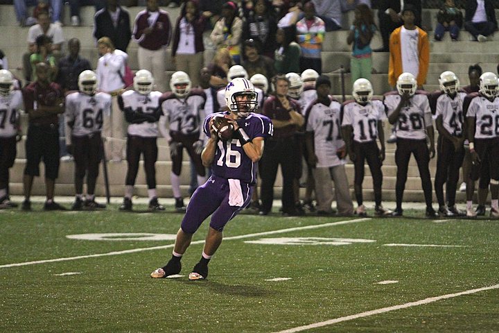 Elder Varsity Football vs West Hi img_7638.jpg (99 k)