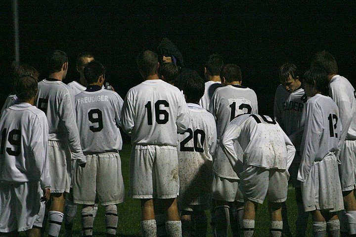 Ryan Playing Elder Varsity Soccer vs. Badin img_4671.jpg (90 k)