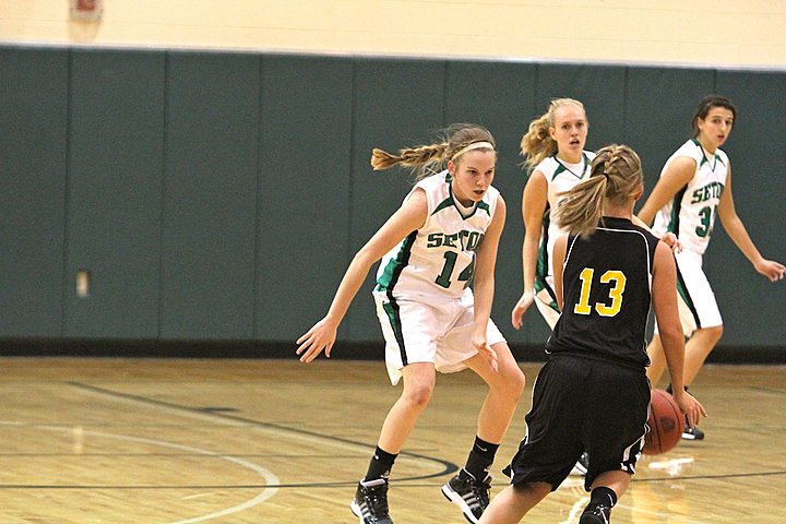 Seton Varsity Basketball vs McAuley img_7963.jpg (78 k)