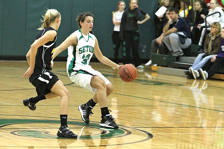 Seton Varsity Basketball vs McAuley img_8066.jpg (92 k)