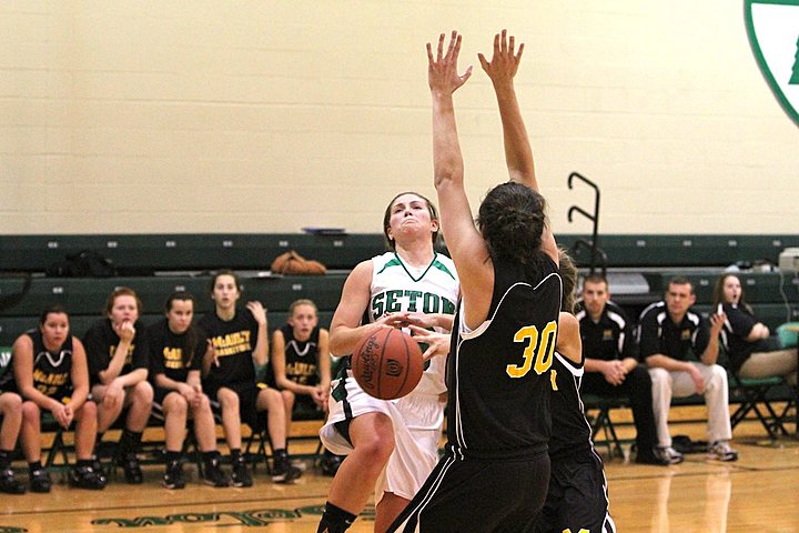 Seton Varsity Basketball vs McAuley img_8196.jpg (79 k)