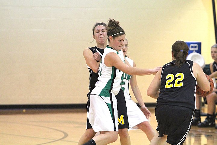 Seton Varsity Basketball vs McAuley img_8920.jpg (67 k)