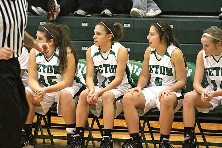 Seton Varsity Basketball vs McAuley img_8935.jpg (108 k)