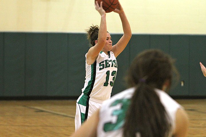 Seton Varsity Basketball vs McAuley img_9264.jpg (59 k)