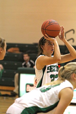 Seton Varsity Basketball vs McAuley img_9307.jpg (32 k)