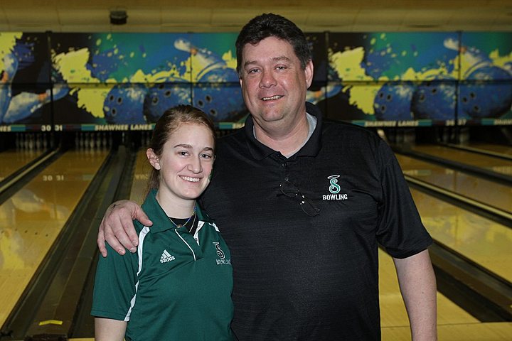 Maggie bowling for Seton in State Championship Tournament img_7843.jpg (67 k)