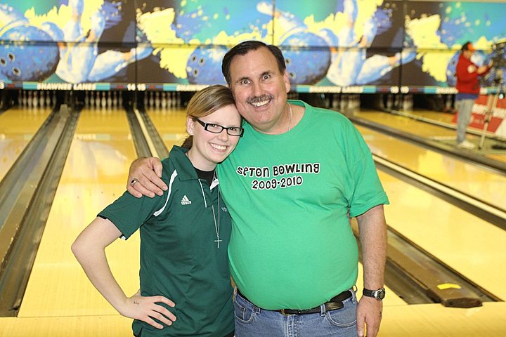 Maggie bowling for Seton in State Championship Tournament img_8566.jpg (81 k)