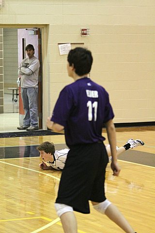 Ryan playing Elder Varsity Volleyball in St. Charles Tournament - Saturday img_4568.jpg (34 k)