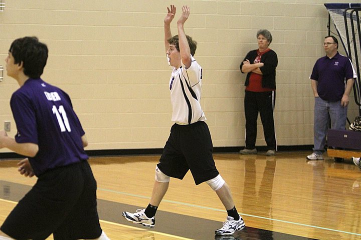 Ryan playing Elder Varsity Volleyball in St. Charles Tournament - Saturday img_4624.jpg (70 k)