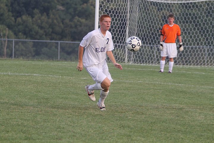 Ryan playing Soccer for Elder Varsity - Alumni Scrimmage img_1429.jpg (79 k)