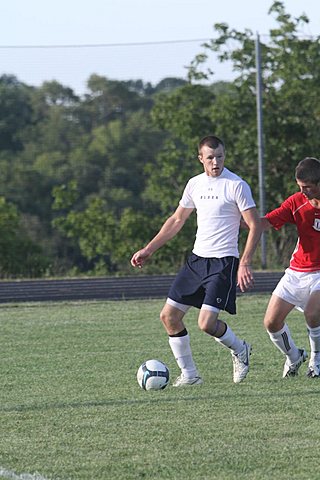 Ryan playing Soccer for Elder Varsity - Lakota West Scrimmage img_8838.jpg (43 k)