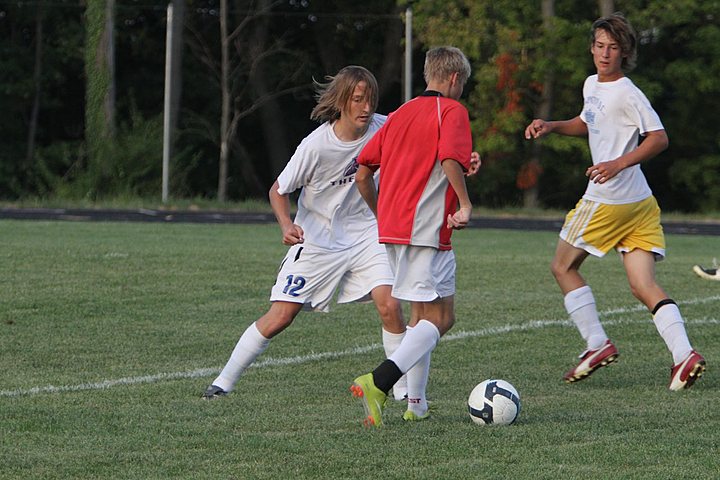 Ryan playing Soccer for Elder Varsity - Lakota West Scrimmage img_9756.jpg (86 k)