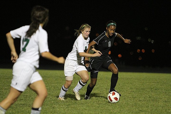 Seton Varsity Soccer vs Ursuline Academy img_9390.jpg (69 k)