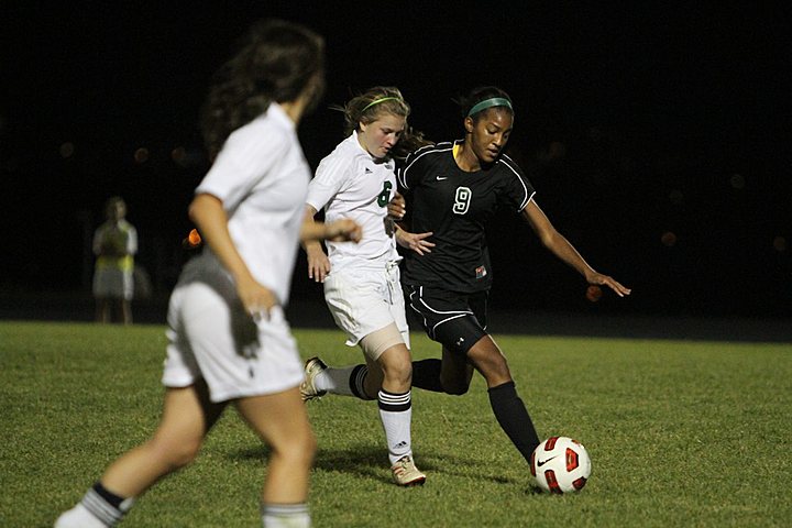 Seton Varsity Soccer vs Ursuline Academy img_9393.jpg (65 k)