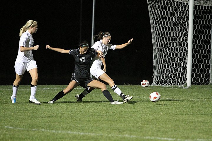 Seton Varsity Soccer vs Ursuline Academy img_9810.jpg (89 k)