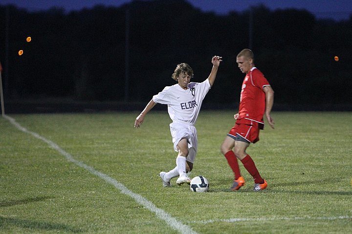 Ryan playing Soccer for Elder Varsity vs Fairfield img_1558.jpg (72 k)